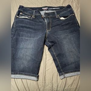 Levi size 18 Bermuda shorts
